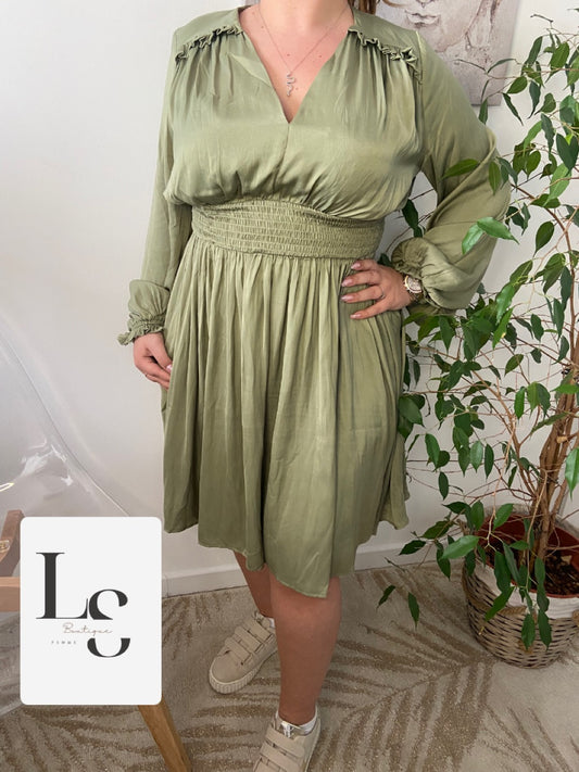 Robe satinée vert sauge